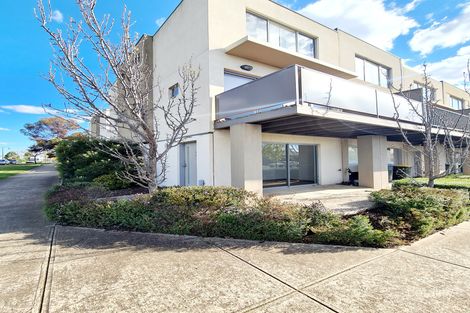 Property photo of 1/1 Clearwater Rise Parade Truganina VIC 3029