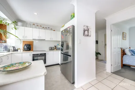 Property photo of 136 Mildura Drive Helensvale QLD 4212