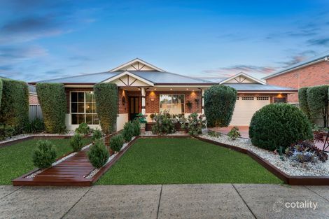 4 BARWON DR, PAKENHAM, VIC 3810