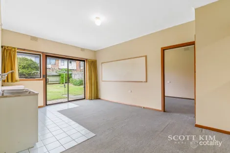 Property photo of 12 Malcolm Court Mount Waverley VIC 3149