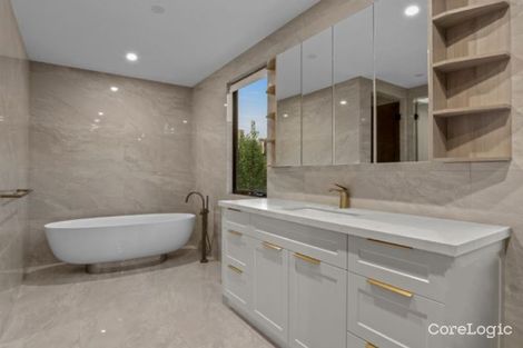 Property photo of 6 Stables Circuit Doncaster VIC 3108
