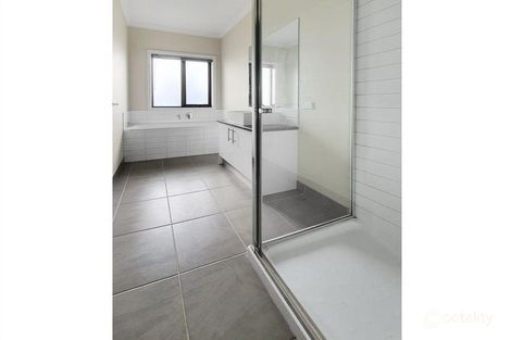 Property photo of 25 Euphoria Street Craigieburn VIC 3064