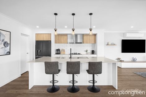 Property photo of 28 Dobell Street Mount Duneed VIC 3217