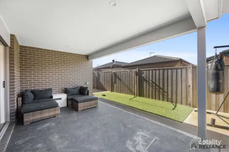Property photo of 7 Marshy Way Donnybrook VIC 3064