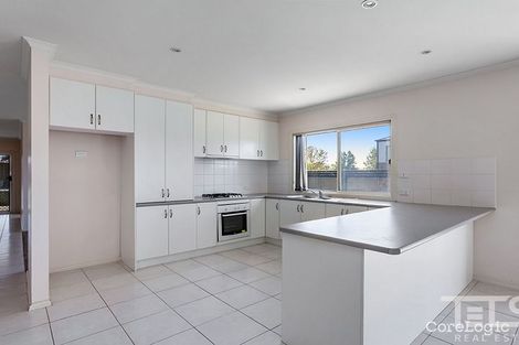 Property photo of 17 Greenham Avenue Craigieburn VIC 3064