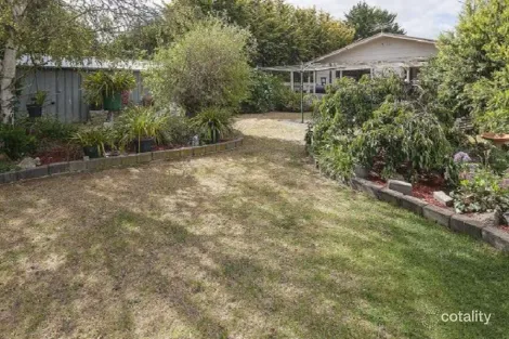 Property photo of 76 Circle Drive North Cranbourne VIC 3977