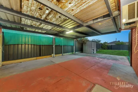 Property photo of 2 Sunbird Crescent Hoppers Crossing VIC 3029