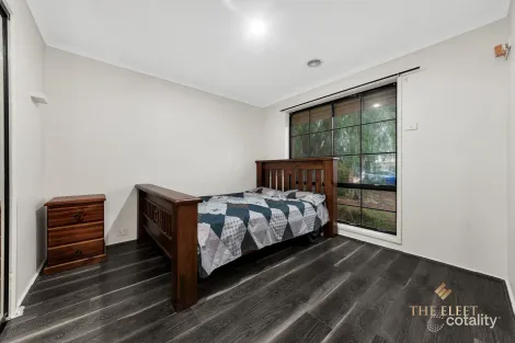 Property photo of 2 Sunbird Crescent Hoppers Crossing VIC 3029