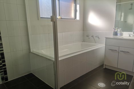 Property photo of 38 Hollows Circuit Macgregor ACT 2615