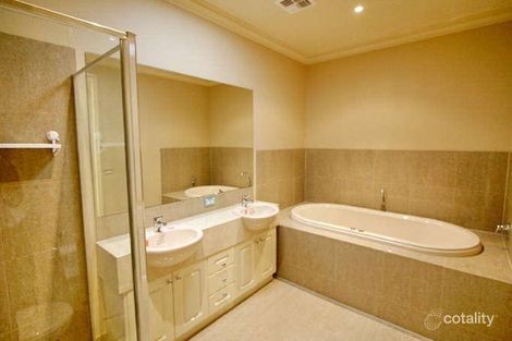 Property photo of 7 Mont Close Doncaster East VIC 3109