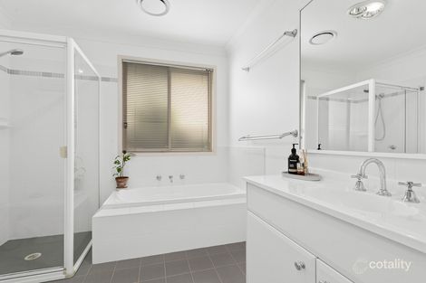 4 Chaffey Way, Albion Park, NSW 2527