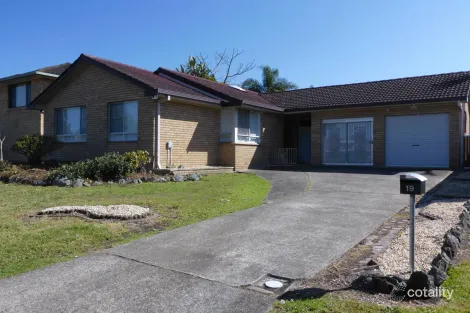 19 Wootton Cres, Taree, NSW 2430