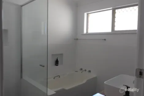 Property photo of 19 Wootton Crescent Taree NSW 2430