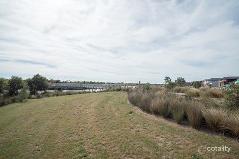 32 Longshore Dr, Clyde North, VIC 3978