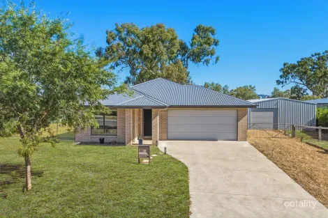 Property photo of 40 Donovans Way Mansfield VIC 3722