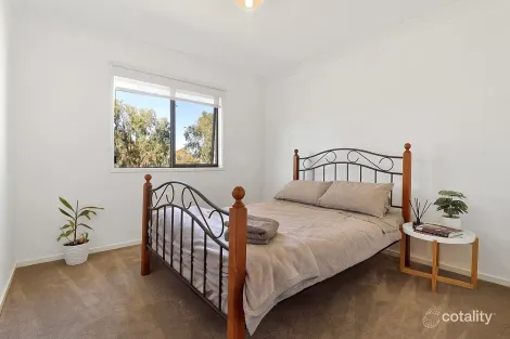 Property photo of 40 Donovans Way Mansfield VIC 3722