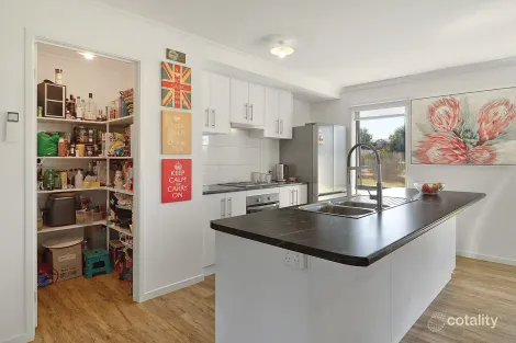 Property photo of 40 Donovans Way Mansfield VIC 3722