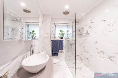 Property photo of 15/14 Fairway Close Manly Vale NSW 2093