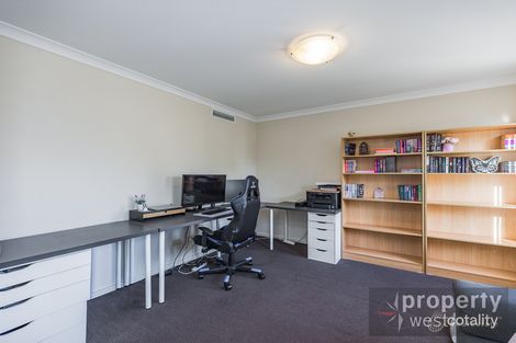 Property photo of 16 Cherokee Green Clarkson WA 6030