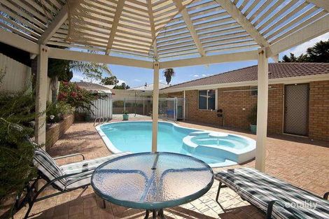 Property photo of 3 Dawn Place Beldon WA 6027
