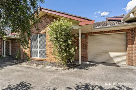 Property photo of 2/34 Wakehurst Crescent Metford NSW 2323