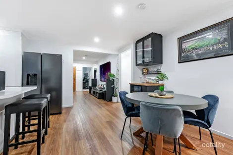 Property photo of 32 Toirram Crescent Cranbourne VIC 3977