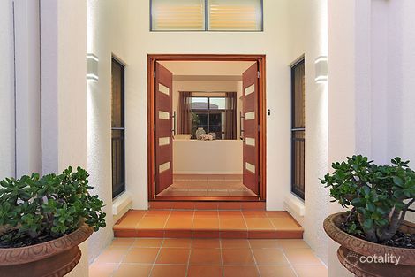 Property photo of 16 Newbury Place Carindale QLD 4152