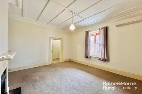 Property photo of 1/202 Durham Street Bathurst NSW 2795