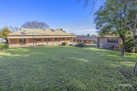 Property photo of 2 Amaroo Avenue Cowra NSW 2794