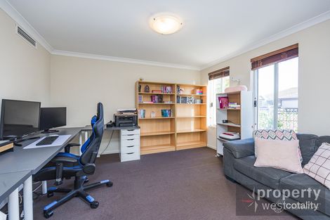 Property photo of 16 Cherokee Green Clarkson WA 6030