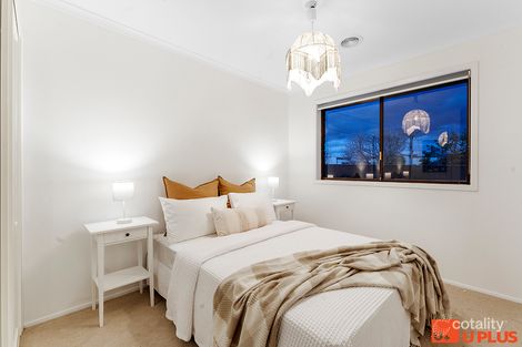 Property photo of 33 Rene Street Chapman ACT 2611