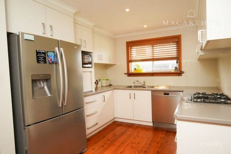 Property photo of 9 Giles Place Lake Albert NSW 2650