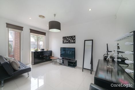 Property photo of 16 Westbury Parkway Roxburgh Park VIC 3064