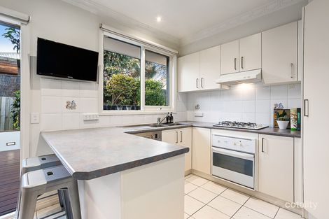 Property photo of 2/130 Nell Street Greensborough VIC 3088