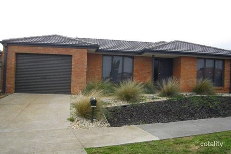 Property photo of 16 Oakgrove Drive Narre Warren South VIC 3805