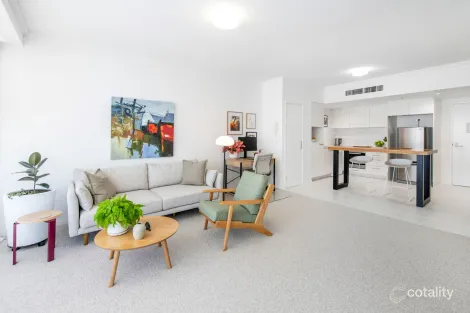 Property photo of 43/25-29 Surf Parade Broadbeach QLD 4218