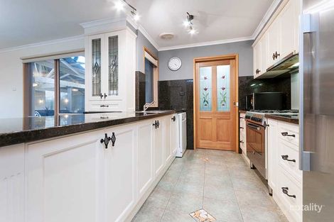 Property photo of 30 Pembroke Crescent Craigieburn VIC 3064