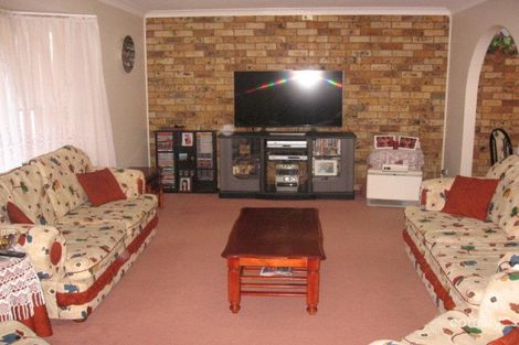 Property photo of 31 Grevillea Crescent Prestons NSW 2170