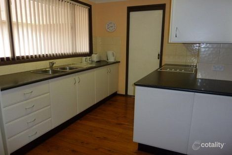 Property photo of 4 Lupin Close Metford NSW 2323