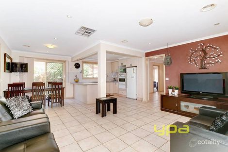 Property photo of 23 McIntyre Avenue Roxburgh Park VIC 3064