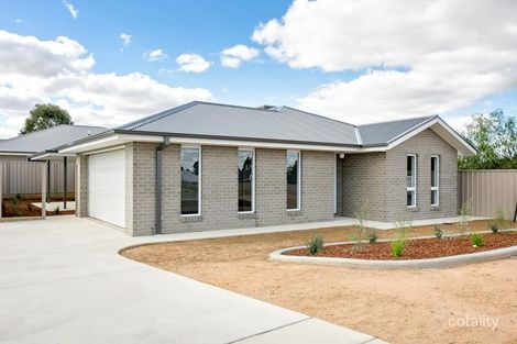 Property photo of 1/42 Breasley Crescent Boorooma NSW 2650