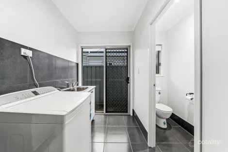 Property photo of 31 Whitehaven Street Pallara QLD 4110