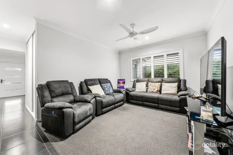 Property photo of 31 Whitehaven Street Pallara QLD 4110