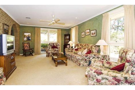 Property photo of 49 Glenister Drive Eltham VIC 3095