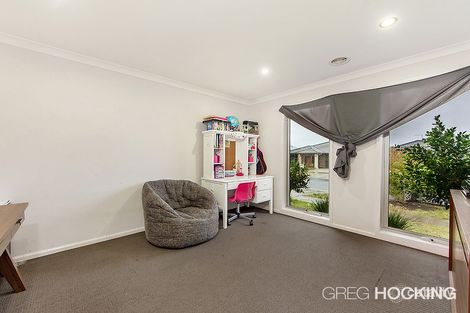 Property photo of 5 Aubisque Close Plumpton VIC 3335