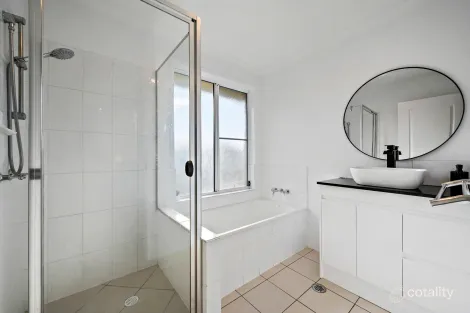 Property photo of 3 Lido Circuit Warner QLD 4500