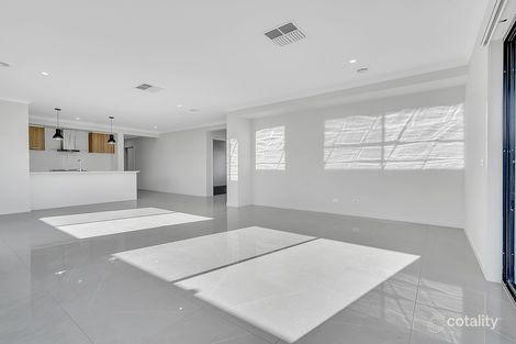 Property photo of 112 Champion Parade Craigieburn VIC 3064