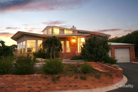 Property photo of 10 Pastons Grove Mount Martha VIC 3934