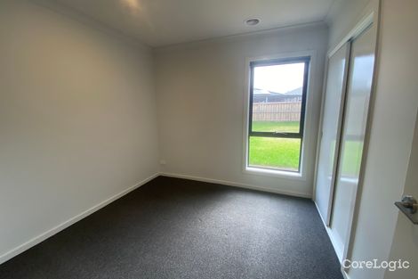 Property photo of 18 Waterbird Circuit Weir Views VIC 3338