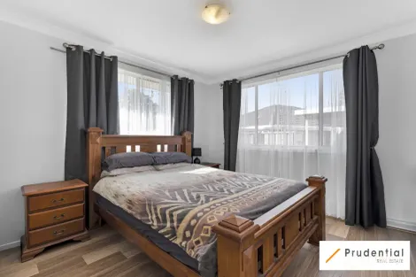 Property photo of 2/4 Plume Close Macquarie Fields NSW 2564